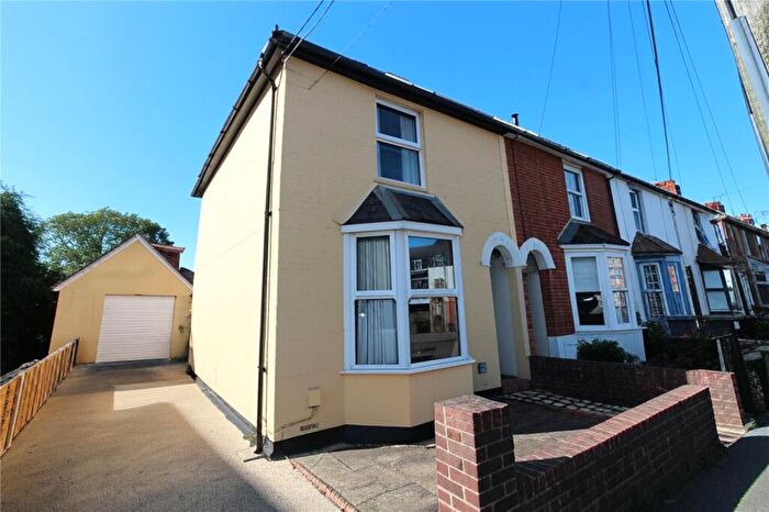 4 Bedroom End Of Terrace House For Sale In Charles Street, Petersfield, Hampshire, GU32