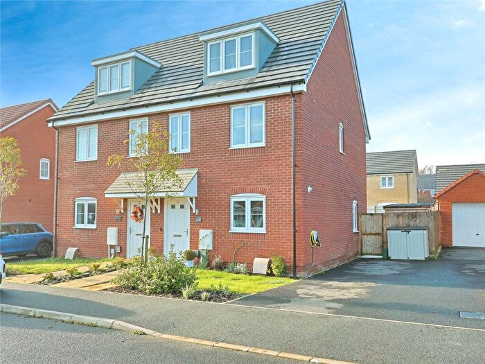 3 Bedroom Semi-Detached House For Sale In Turner Crescent, Norwich, Norfolk, NR13