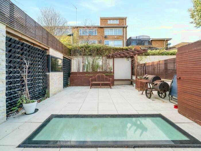 3 Bedroom Flat To Rent In Ainger Road, Primrose Hill, NW3