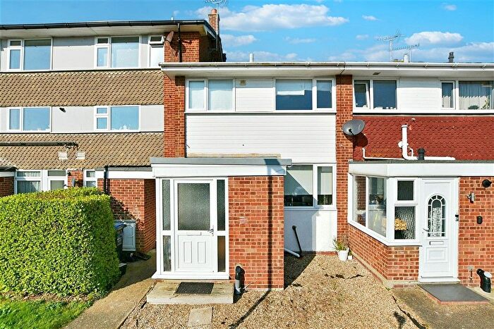 2 Bedroom End Terrace House For Sale In Magdalen Court, Broadstairs, Kent, CT10