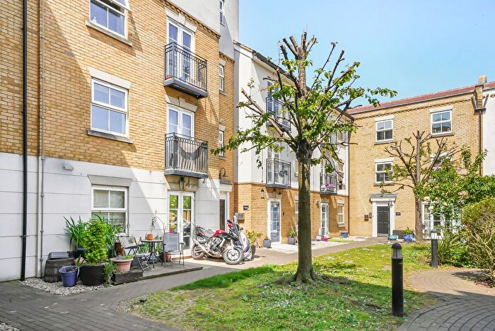 2 Bedroom Flat To Rent In Forge Way, Audley Court, SS1