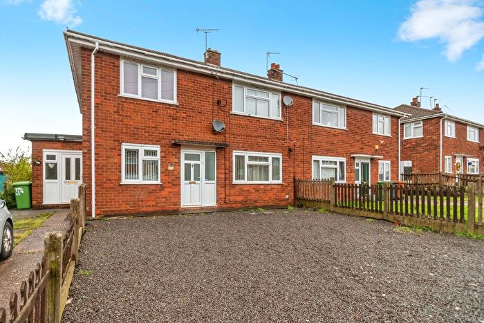 2 Bedroom Maisonette For Sale In Poplar Avenue, Bentley, Walsall, West Midlands, WS2