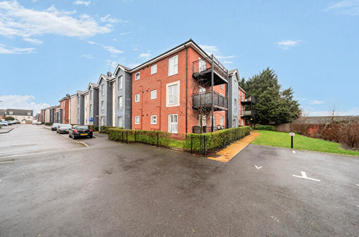 2 Bedroom Apartment For Sale In Tilling Green, Dunstable, Bedfordshire, LU5