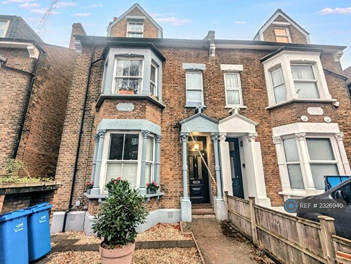 1 Bedroom Flat To Rent In Barry Road, London, SE22