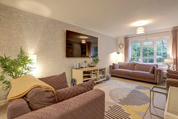 3 Bedroom Terraced House For Sale In Lockeridge Close, Blandford Forum, DT11
