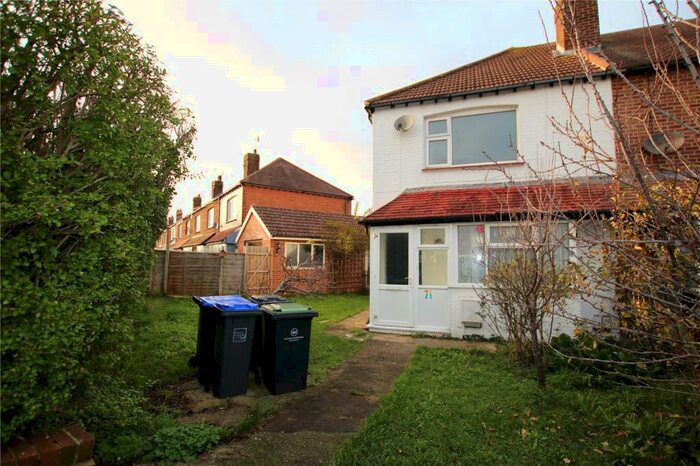 2 Bedroom End Of Terrace House To Rent In Ham Way, Worthing, West Sussex, BN11