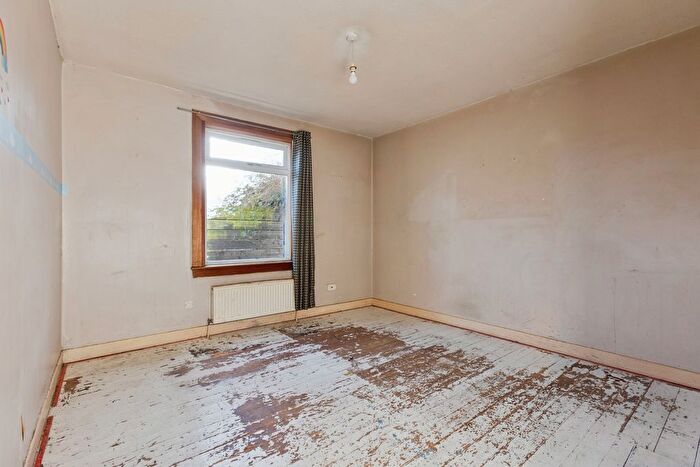 2 Bedroom Flat For Sale In Grangeburn Road, Grangemouth, FK3