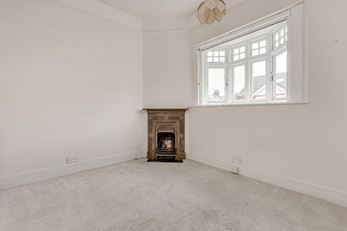5 Bedroom Terraced House To Rent In Wakehurst Road, Between The Commons, SW11