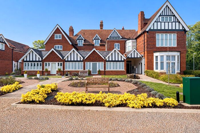 2 Bedroom Apartment For Sale In High Garrett, Braintree, CM7