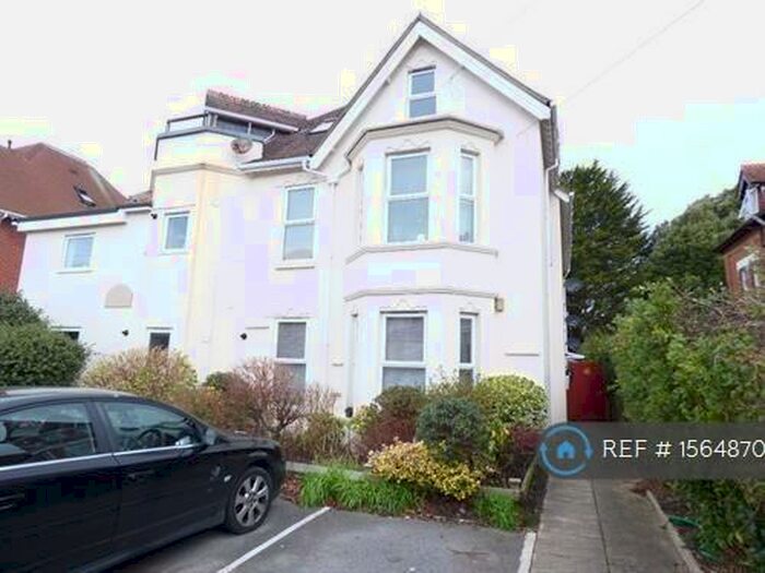 2 Bedroom Flat To Rent In Abingdon House, Bournemouth, BH5