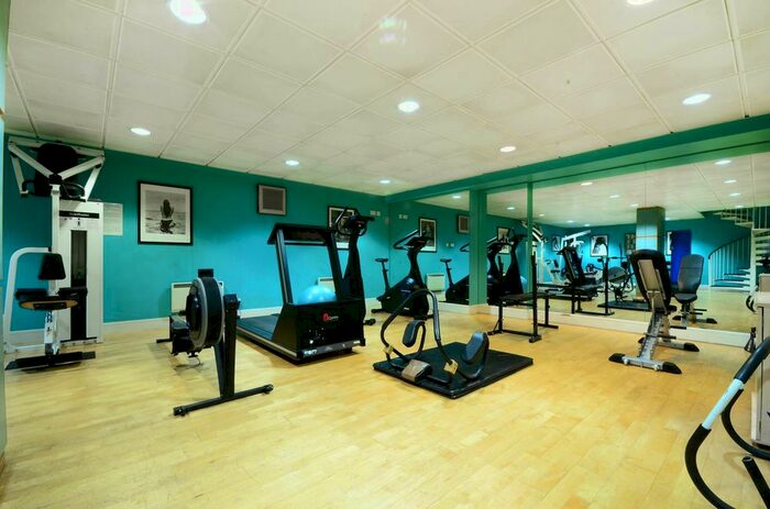 2 Bedroom Flat To Rent In Buckingham Palace Road, Belgravia, London, SW1W