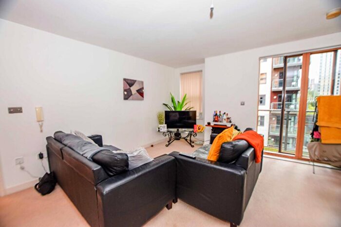 2 Bedroom Flat To Rent In Barton Place, Hornbeam Way, Green Quarter, Manchester, M4