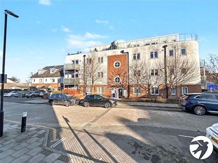 2 Bedroom Flat For Sale In Craybrooke Road, Sidcup, DA14