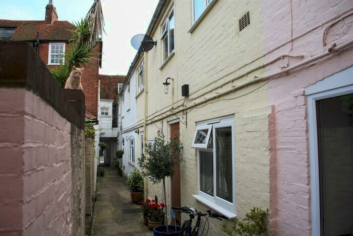 2 Bedroom Terraced House To Rent In High Street, Lymington, SO41