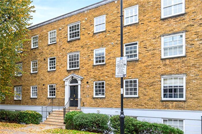 2 Bedroom Apartment For Sale In Compton Road, London, N1