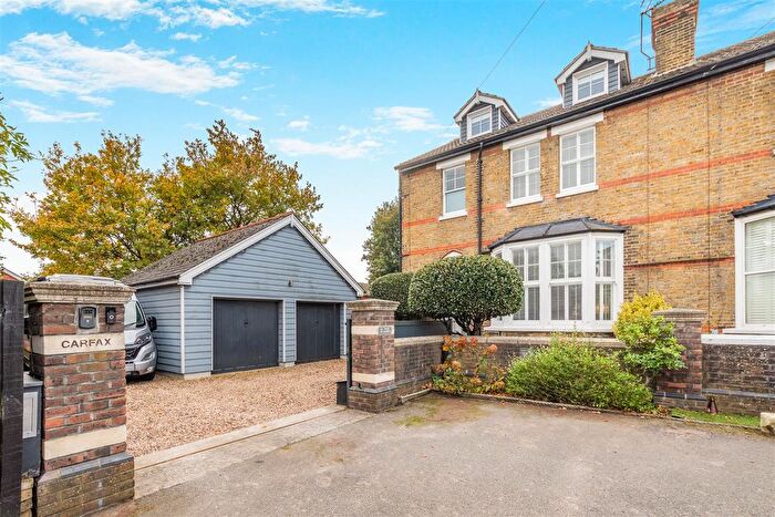 4 Bedroom Semi Detached House For Sale In Hever Gardens, Maidstone, ME16