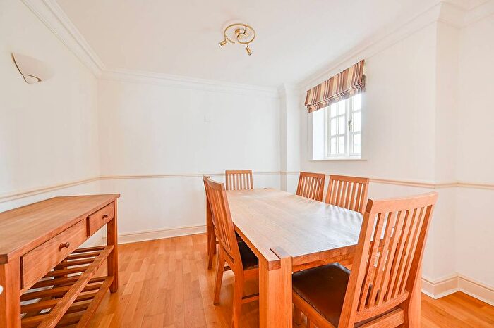 2 Bedroom Property To Rent In Watermans Mews, Ealing Broadway, London, W5