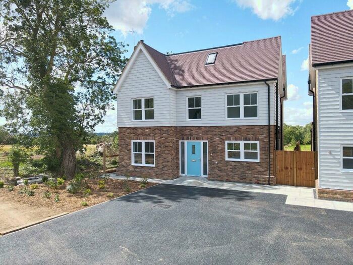 5 Bedroom Detached House For Sale In Grove Lane, Chigwell, Essex, IG7