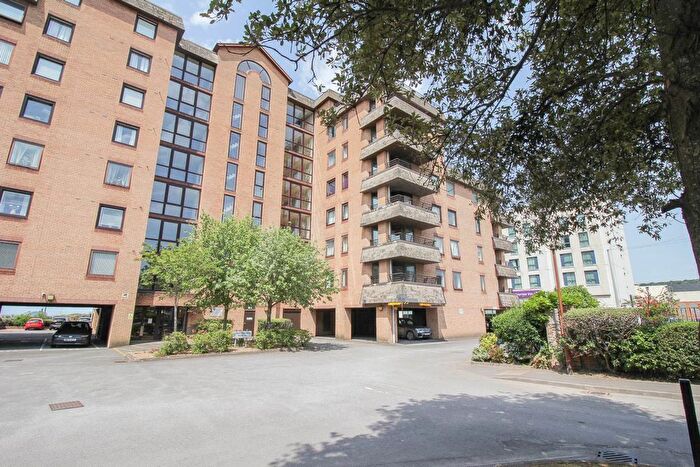 2 Bedroom Flat For Sale In Carlton Mansions North, Weston-Super-Mare, BS23