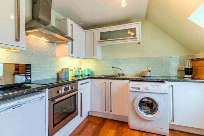 1 Bedroom Flat To Rent In Cavendish Road, Balham, London, SW12