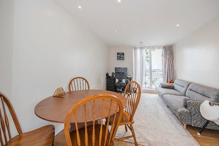 2 Bedroom Apartment For Sale In Seven Sea Gardens, London, E3