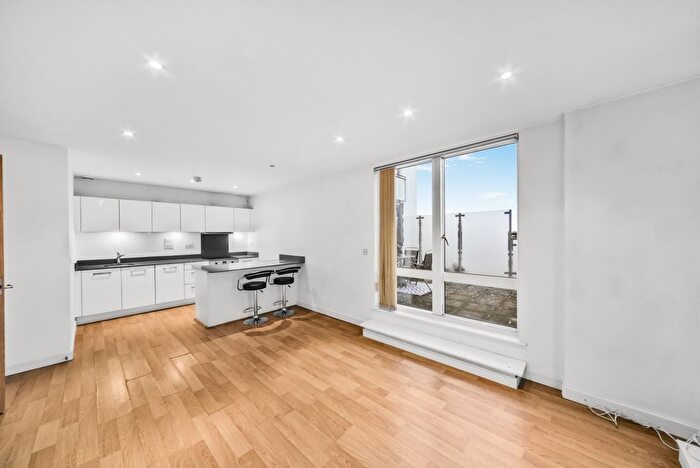 2 Bedroom Flat To Rent In Perry Vale, London, SE23