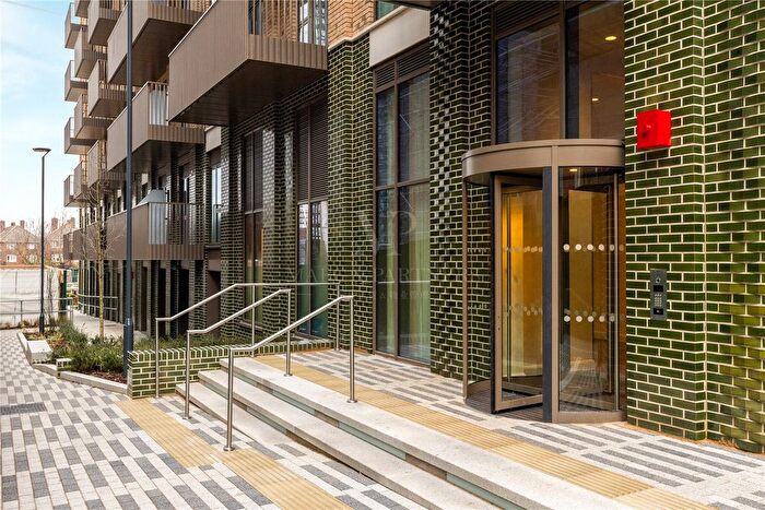 1 Bedroom Flat To Rent In Ellipse House, Royal Eden Docks, London, E16