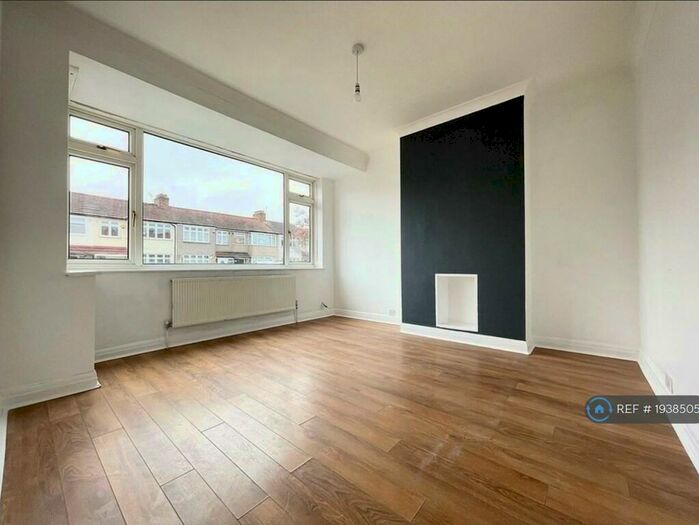 3 Bedroom Terraced House To Rent In Percy Road, Romford, RM7