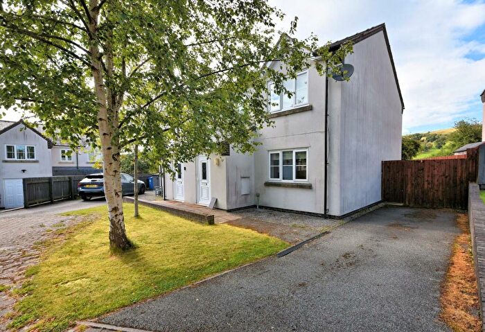 3 Bedroom Semi-Detached House For Sale In Llys Ial, Bryneglwys, Corwen, LL21