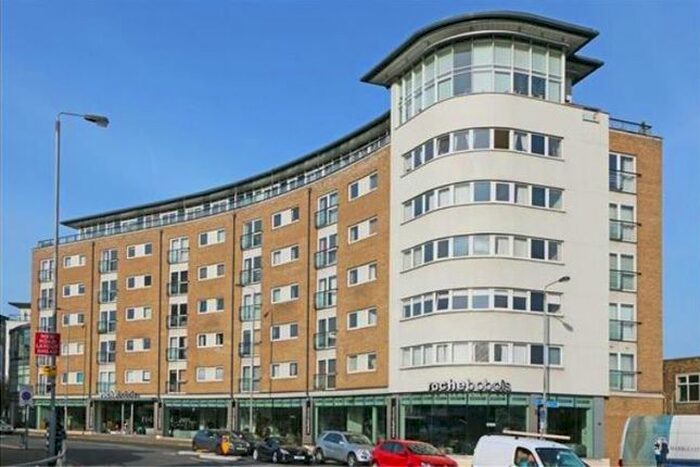 2 Bedroom Flat To Rent In Smugglers Way, London, SW18