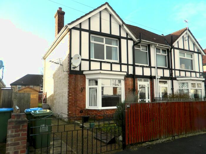 3 Bedroom Semi-Detached House To Rent In Claremont Road, Regents Park, Southampton, SO15