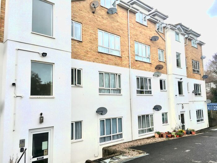 2 Bedroom Flat To Rent In Hele Road, Torquay, TQ2