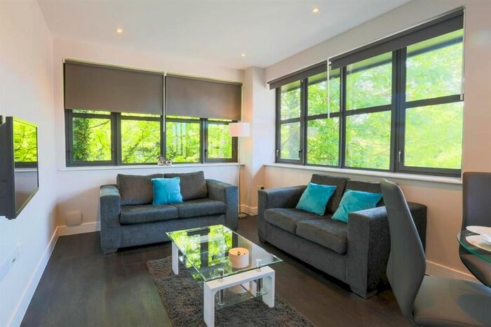 1 Bedroom Flat To Rent In Flat, Century House, Tolpits Lane, Watford, WD18