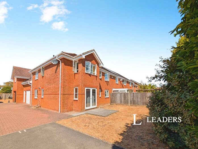 2 Bedroom Maisonette For Sale In George Wright Close, Eastleigh, Hampshire, SO50