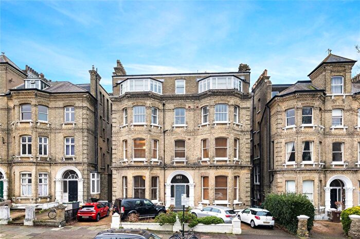 3 Bedroom Flat For Sale In The Drive, Hove, East Sussex, BN3