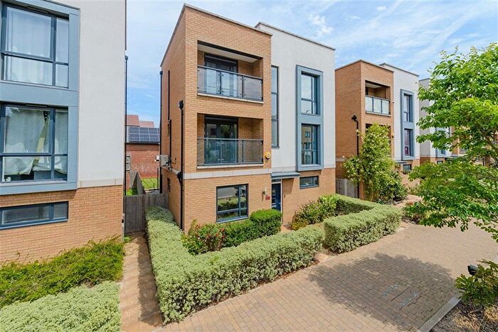 4 Bedroom Town House For Sale In Embleton Lane, Castle Hill, Kent, DA10
