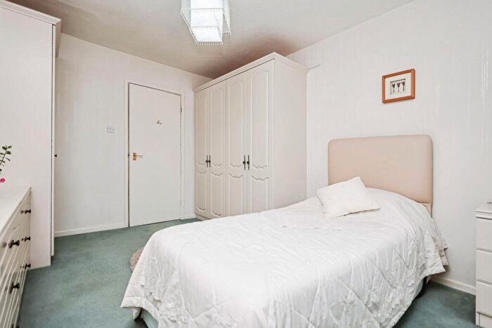 1 Bedroom Flat For Sale In Welshmans Hill, Sutton Coldfield, Birmingham, B73