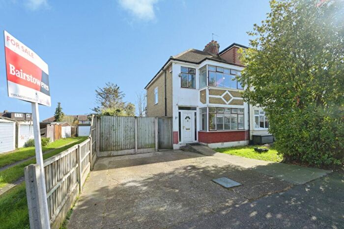 3 Bedroom End Of Terrace House For Sale In Wilton Drive, Romford, RM5
