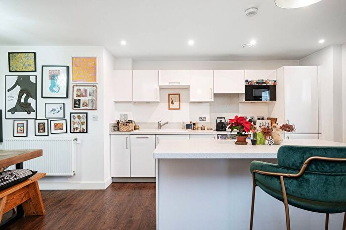 2 Bedroom Flat For Sale In Roseberry Place, Dalston, London, E8