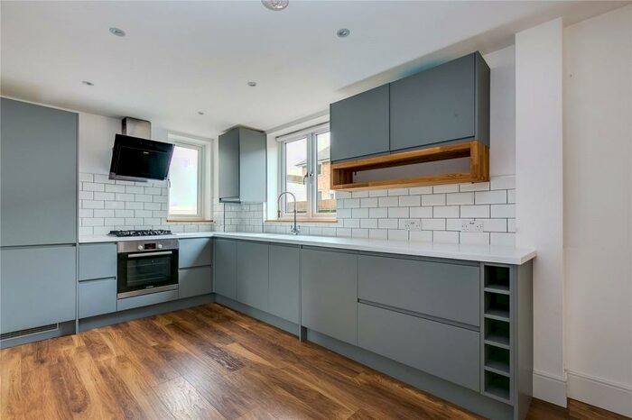 2 Bedroom Apartment To Rent In Nightingale Lane, London, SW12