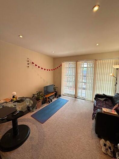 1 Bedroom Apartment To Rent In Canal Wharf, Waterfront Walk, B1