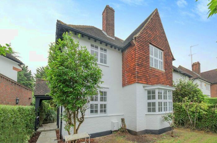 3 Bedroom Semi-Detached House To Rent In Brookland Rise, Hampstead Garden Suburb, NW11