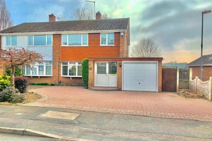 3 Bedroom Semi-Detached House To Rent In Argyle Road, Walsall, WS4