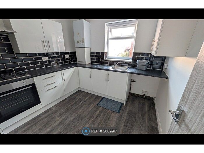 3 Bedroom Flat To Rent In St. Heliers Road, Blackpool, FY1