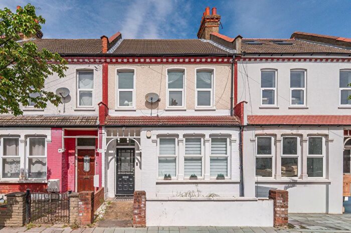 1 Bedroom Flat For Sale In Headcorn Road, Thornton Heath, CR7