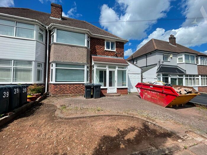 3 Bedroom Semi Detached House To Rent In Twycross Grove, Birmingham, West Midlands, B36