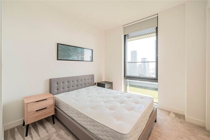 2 Bedroom Apartment To Rent In Wards Place, London, E14