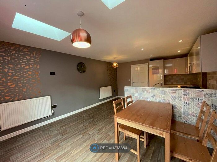 2 Bedroom End Of Terrace House To Rent In Hambleton Way, Winnersh, Wokingham RG41