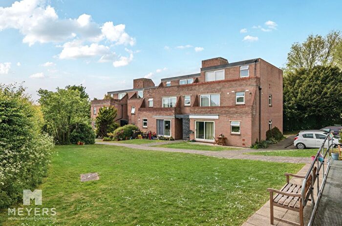 2 Bedroom Flat For Sale In Fourgates Road, Dorchester, DT1