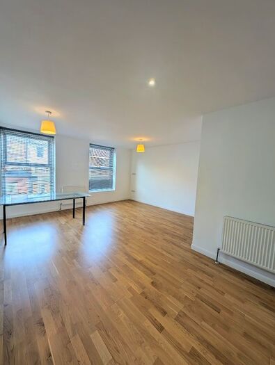 1 Bedroom Flat To Rent In Catford Hill, London, SE6